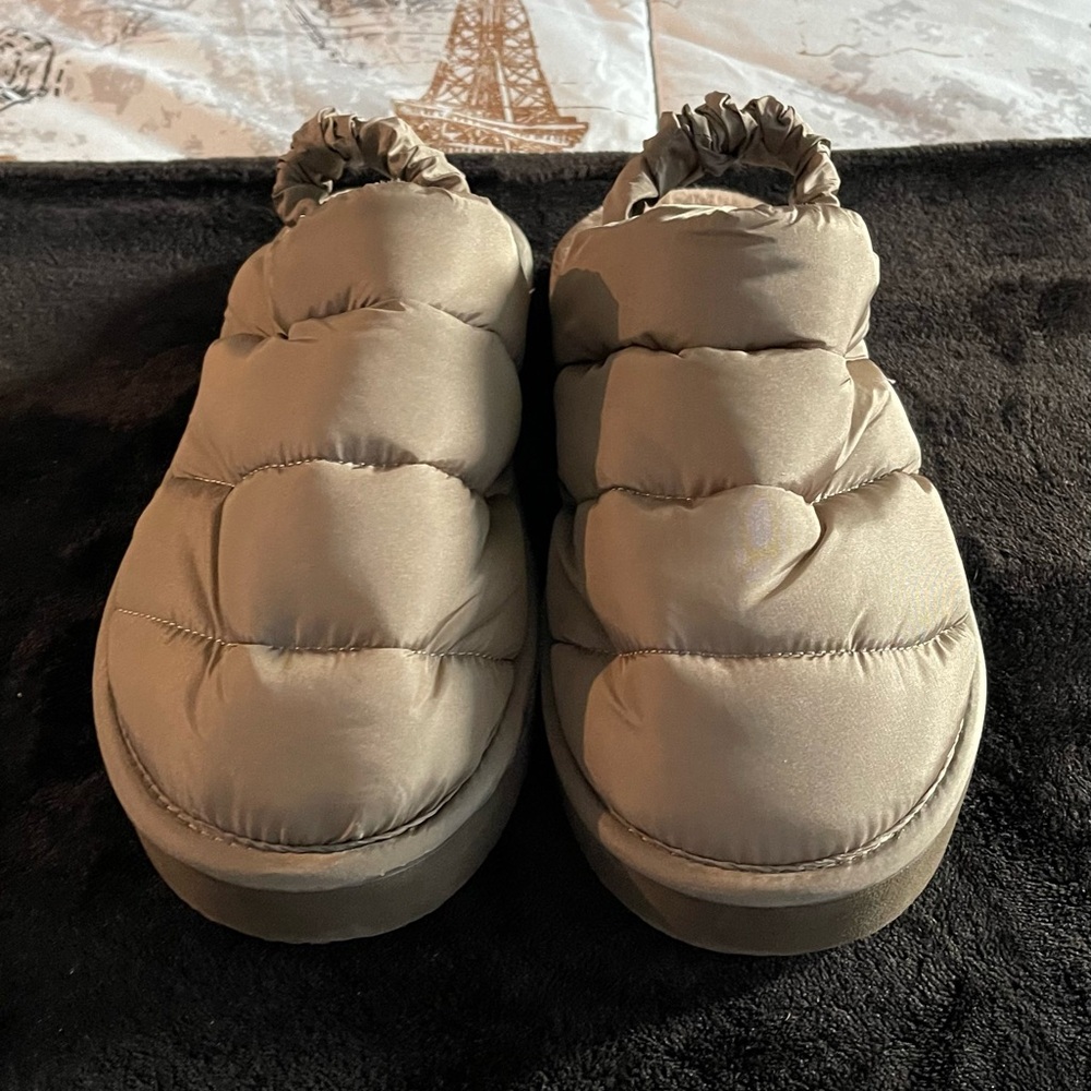Cozy Tan Puffer Slippers